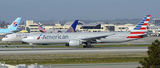 American Boeing 777-323ER N725AN, Los Angeles international Airport, January 19, 2015